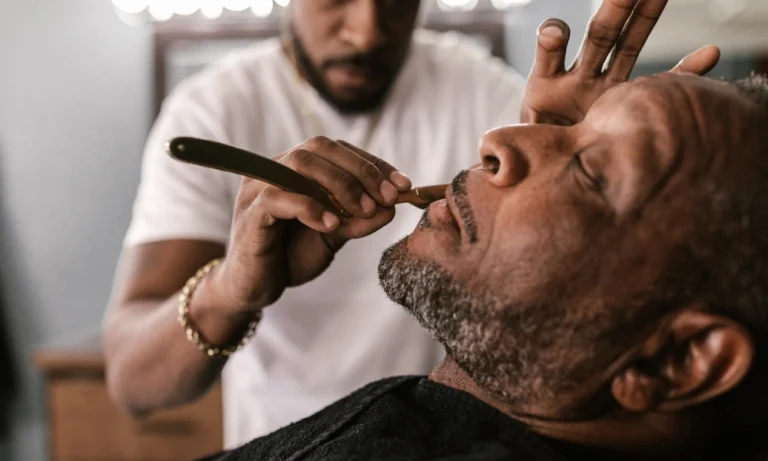 What is the best haircut for a round face male?